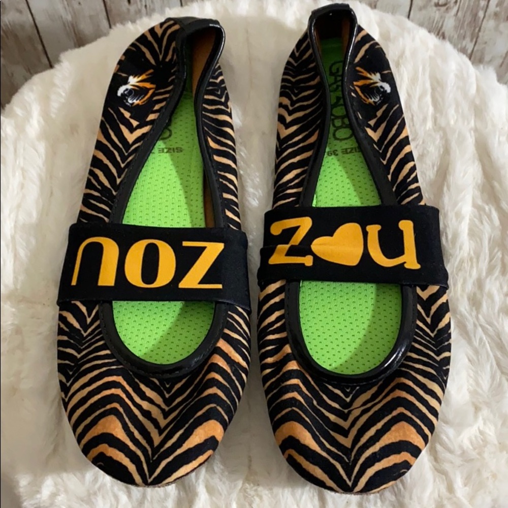 Gazzobo tiger stripped ballet slipper shoes NWOT